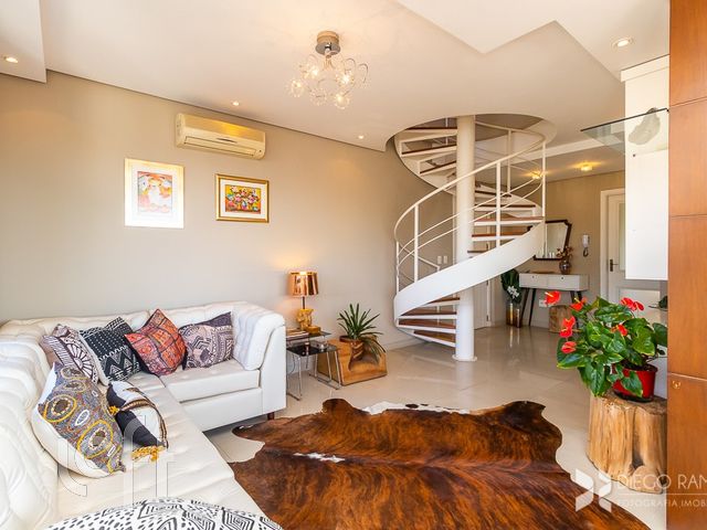 Apartamento com 185m², 3 dormitórios, 1 suíte, 2 vagas, Petrópolis em Porto Alegre