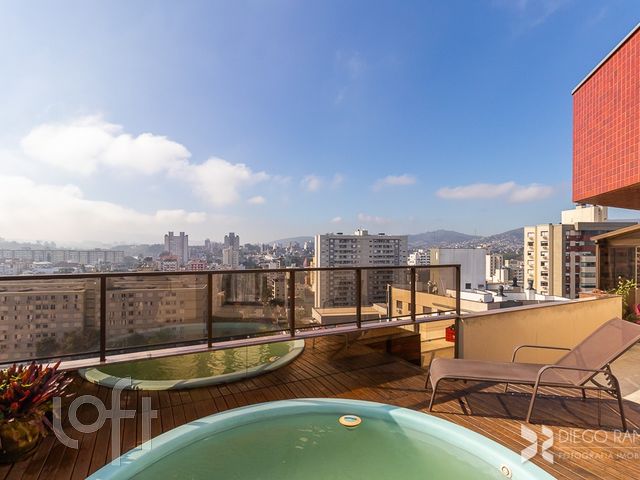 Apartamento com 185m², 3 dormitórios, 1 suíte, 2 vagas, Petrópolis em Porto Alegre