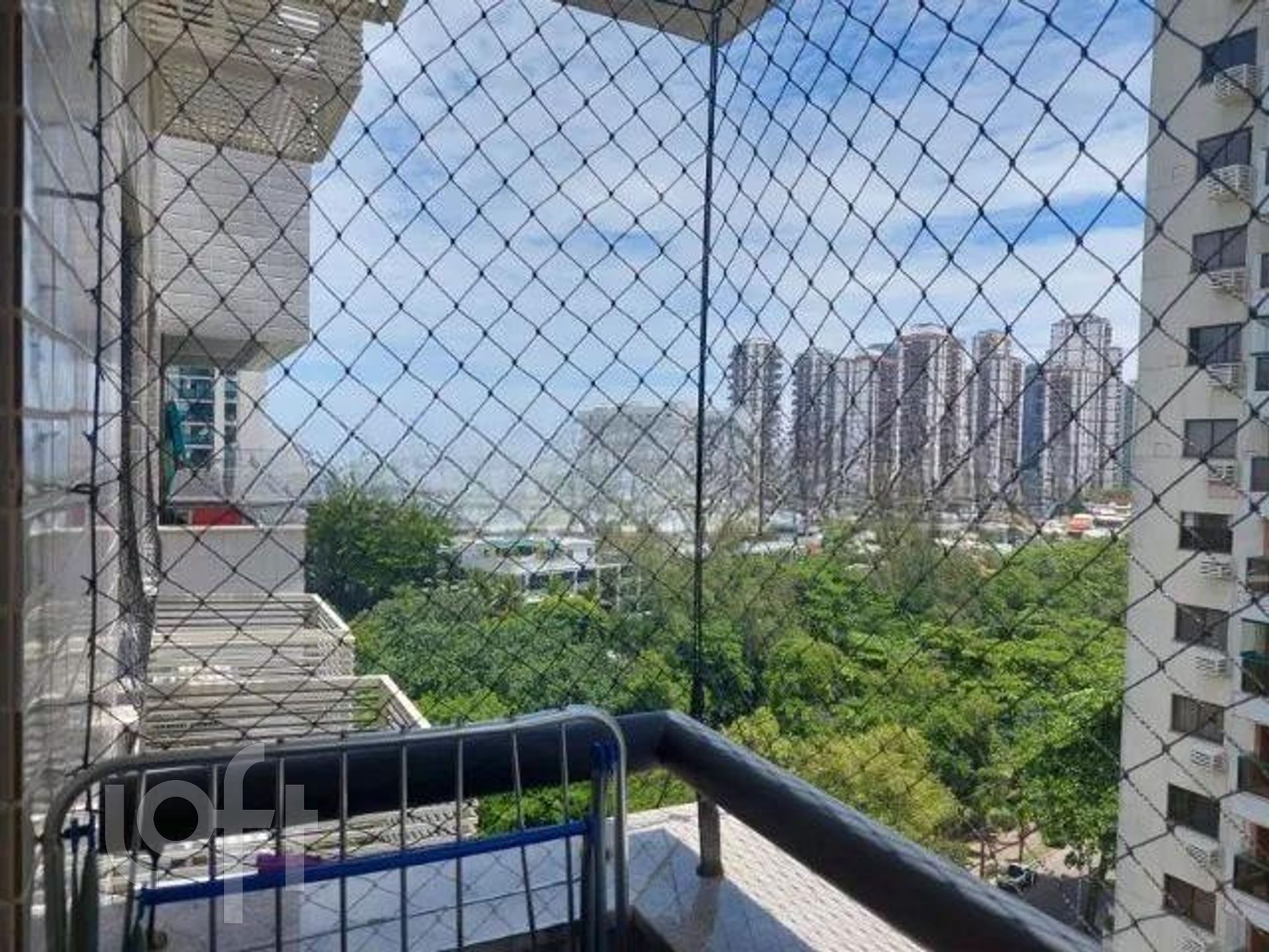 Apartamento à venda com 2 quartos, 64m² - Foto 3