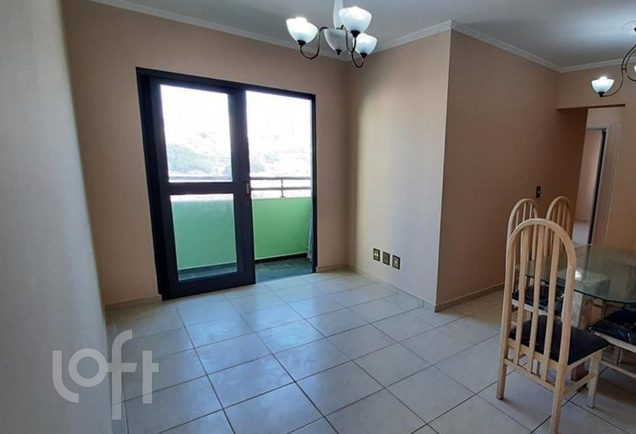 Apartamento à venda com 3 quartos, 67m² - Foto 2