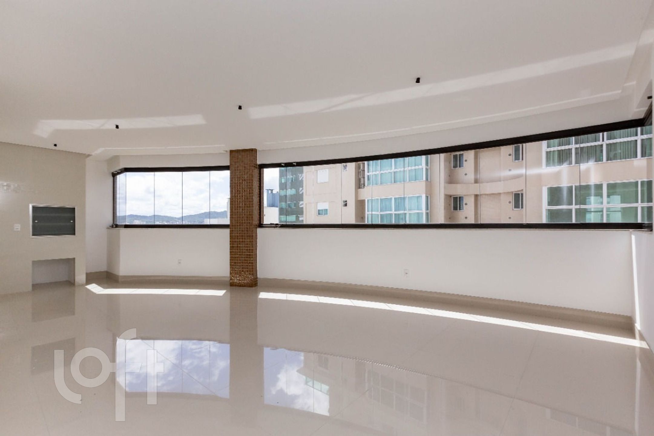 Apartamento à venda em Centro com 150 m², 4 quartos, 4 suítes, 3 vagas
