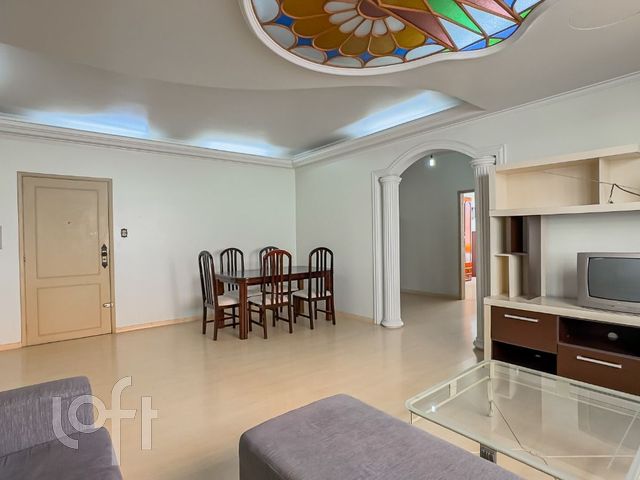 Apartamento com 85m², 2 dormitórios, 1 vaga, Independência em Porto Alegre