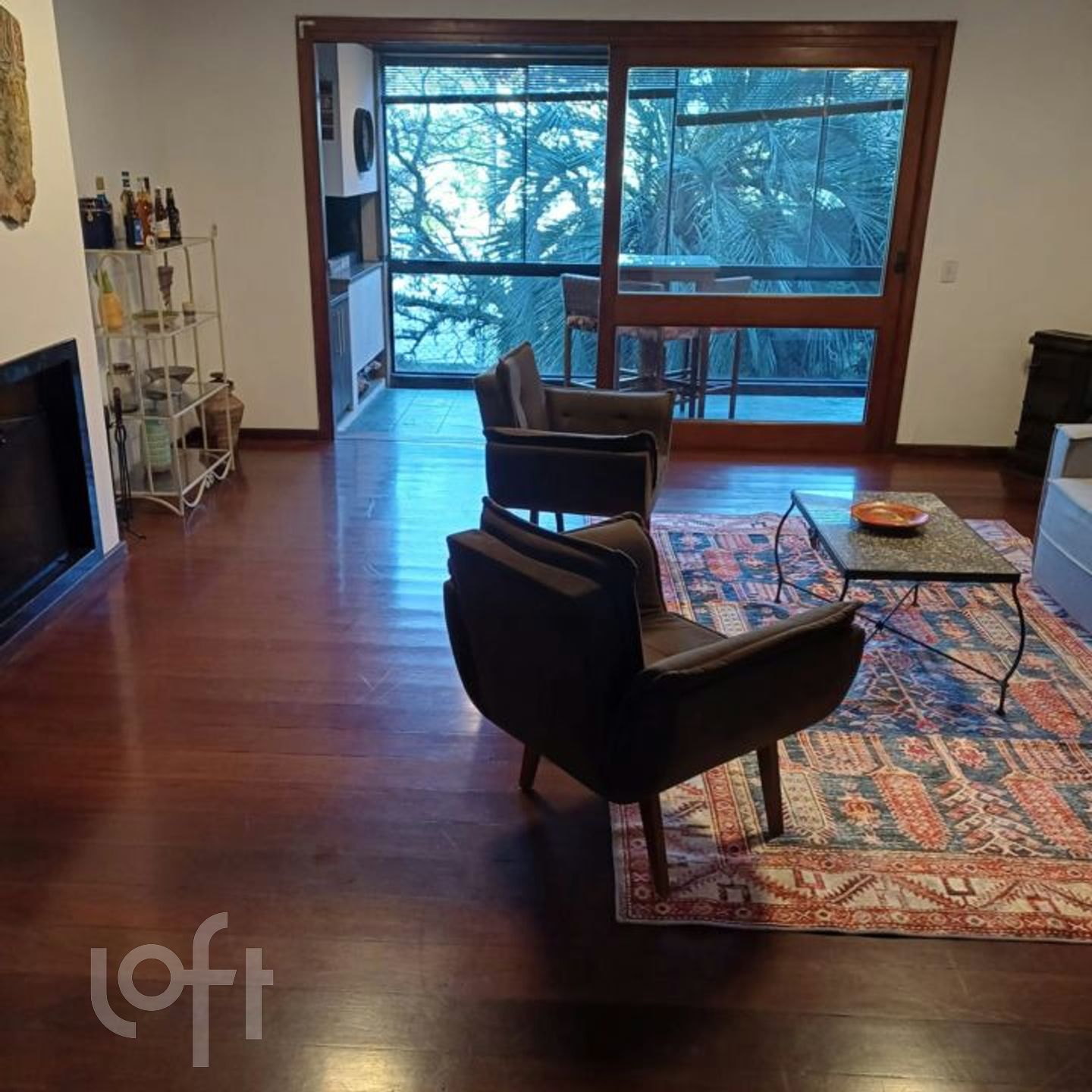 Apartamento com 145m², 3 dormitórios, 1 suíte, 2 vagas, Petrópolis em Porto Alegre