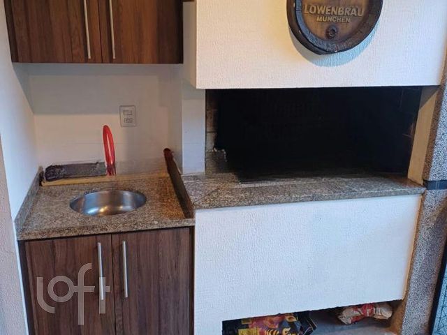 Apartamento com 145m², 3 dormitórios, 1 suíte, 2 vagas, Petrópolis em Porto Alegre