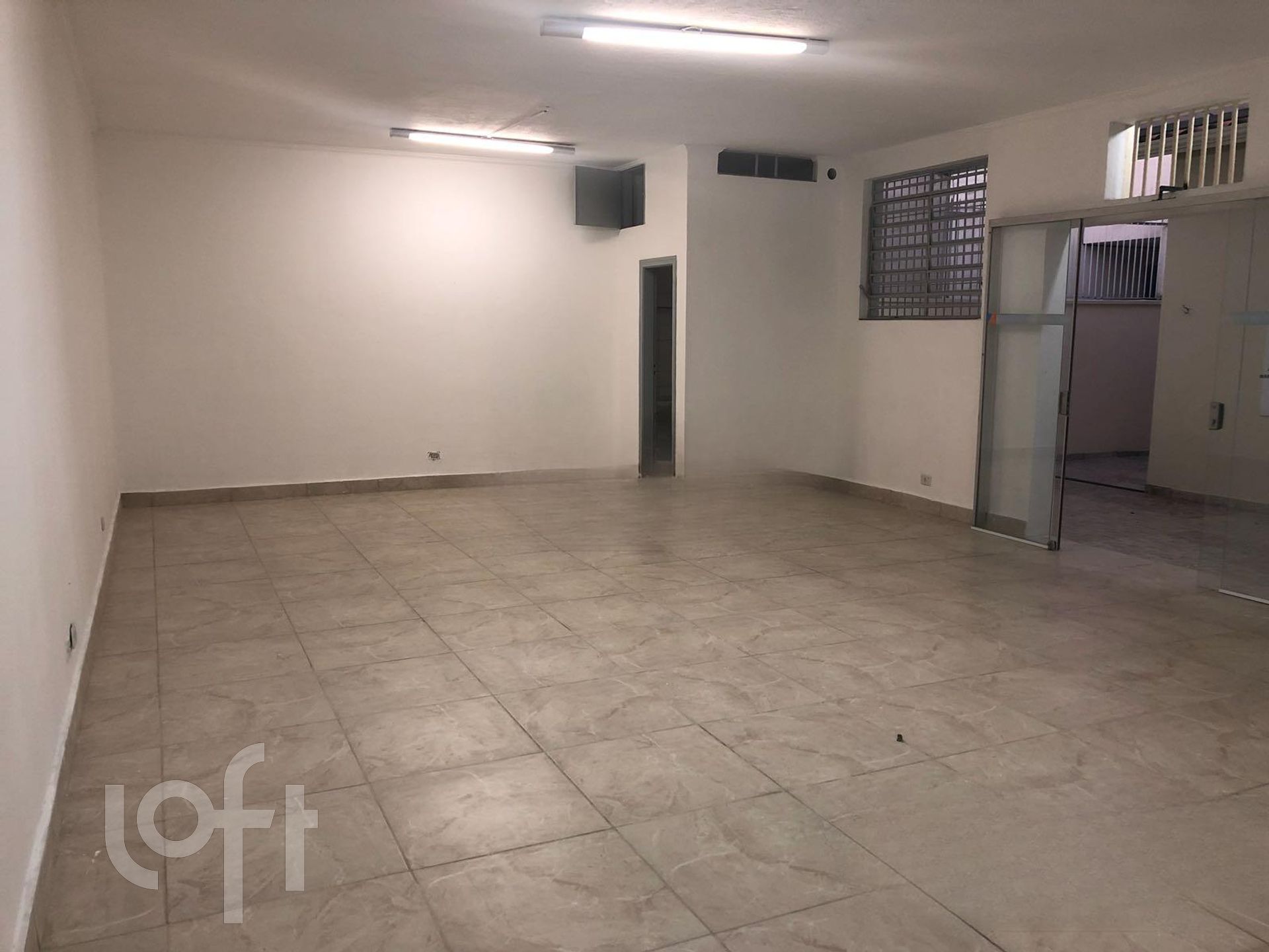 Casa à venda com 5 quartos, 200m² - Foto 4