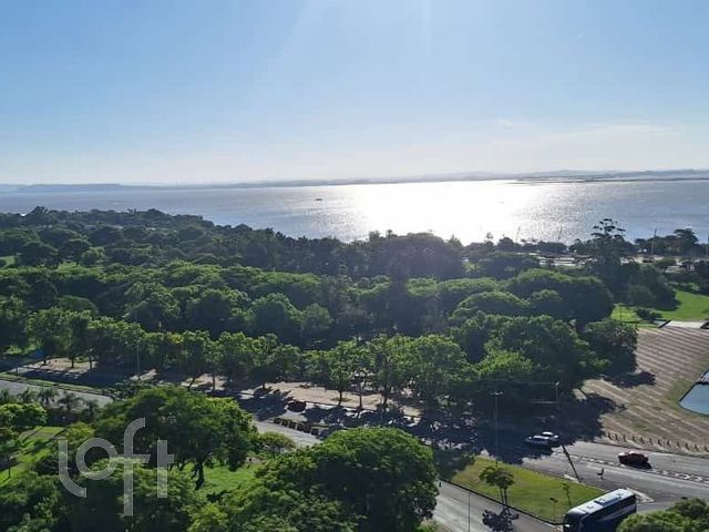 Apartamento com 137m², 3 dormitórios, 3 suítes, Menino Deus em Porto Alegre