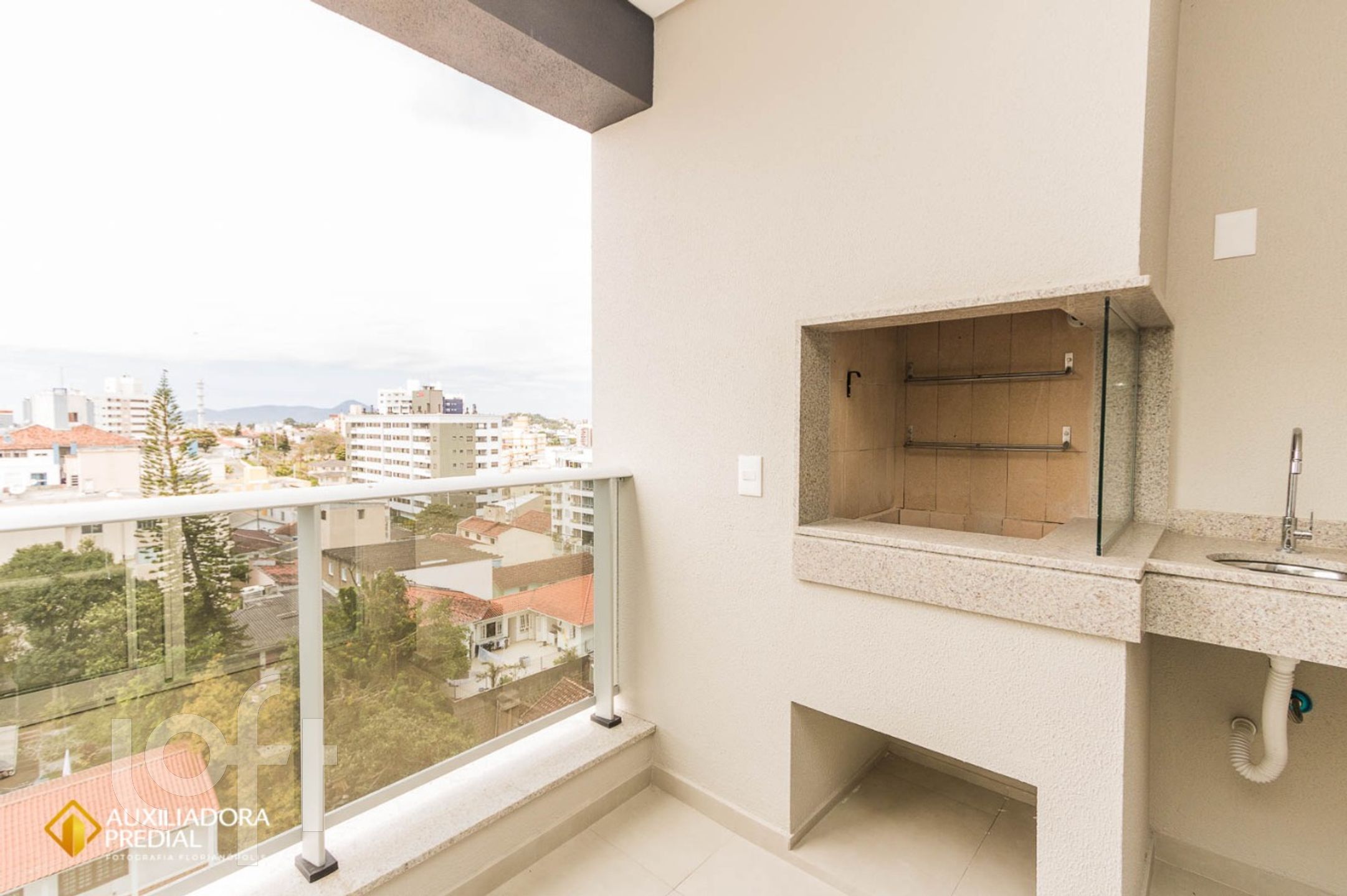 Apartamentos com 78m², 2 quartos, 2 suítes, 2 garagens, no bairro Coloninha em Florianópolis