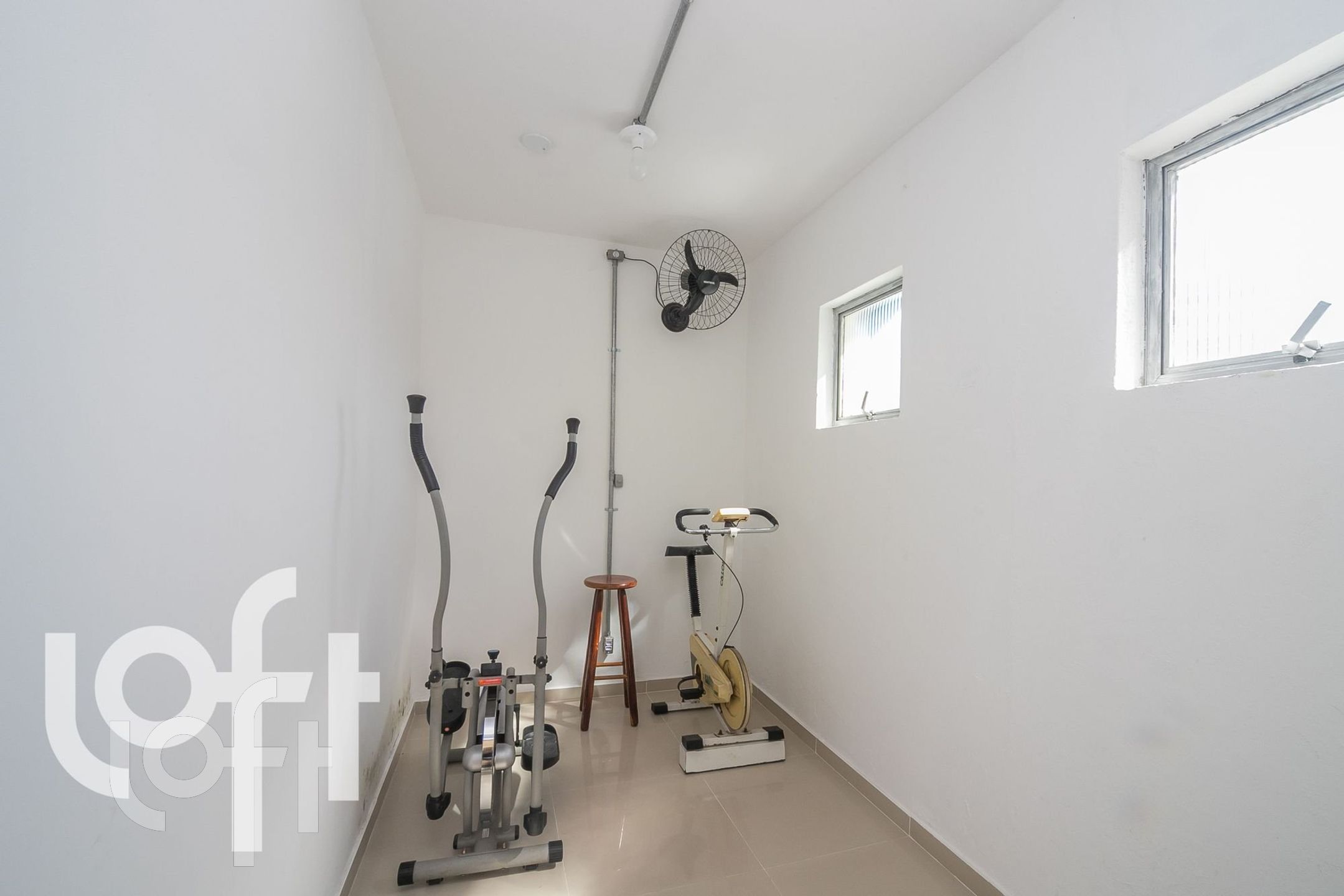 Apartamento à venda com 3 quartos, 234m² - Foto 9