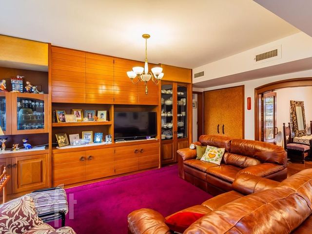 Apartamento com 277m², 5 dormitórios, 2 suítes, 3 vagas, Rio Branco em Porto Alegre