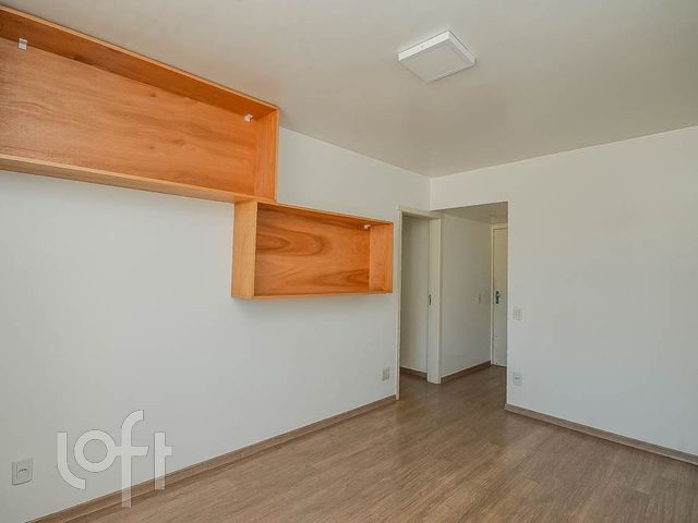 Apartamento com 60m², 2 dormitórios, 1 vaga, Menino Deus em Porto Alegre
