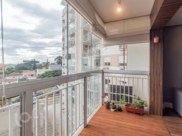 Apartamento com 68m², 2 dormitórios, 1 suíte, 1 vaga, Vila Ipiranga em Porto Alegre