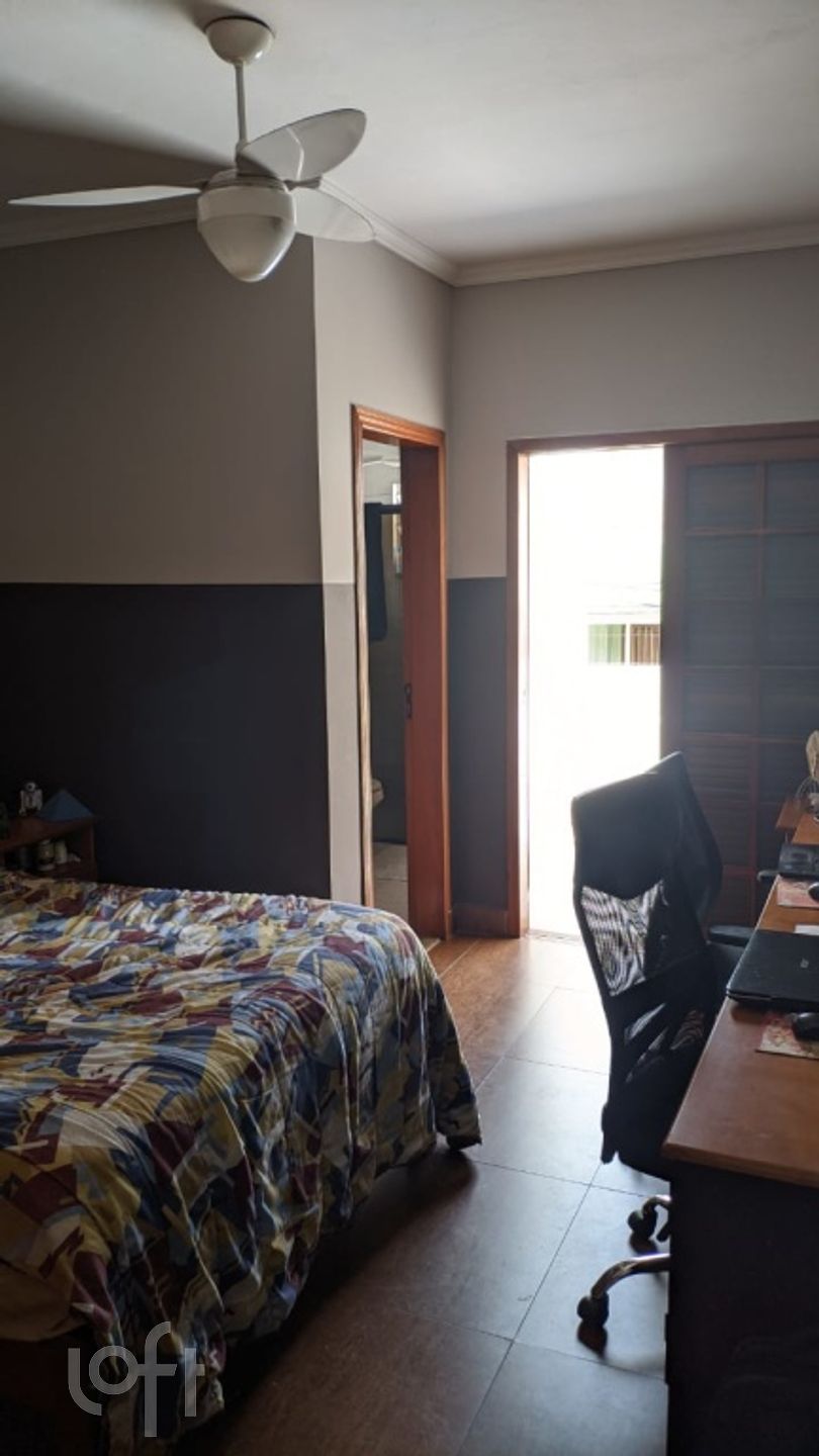 Casa à venda com 2 quartos, 100m² - Foto 2