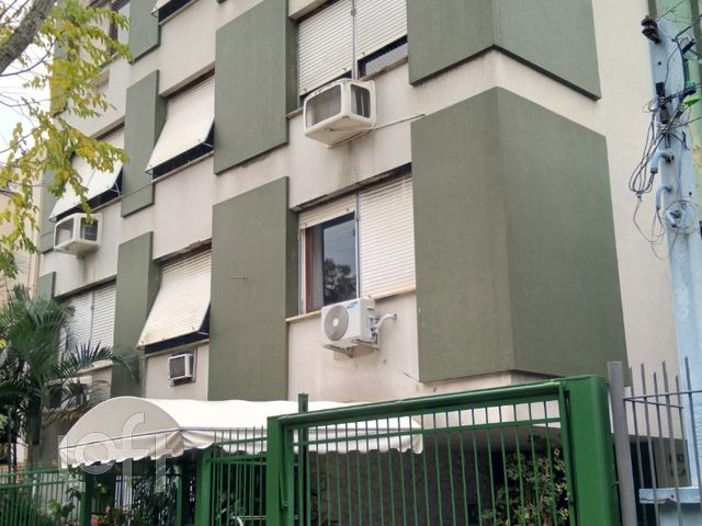 Apartamento com 74m², 2 dormitórios, 1 vaga, Auxiliadora em Porto Alegre