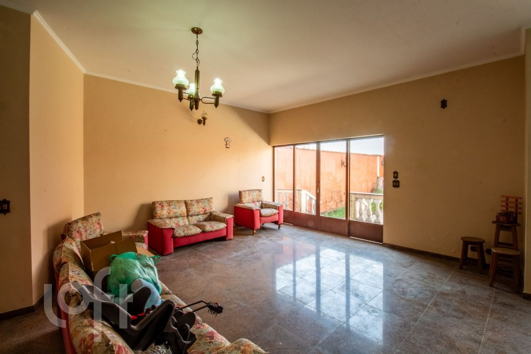 Casa à venda com 4 quartos, 420m² - Foto 1