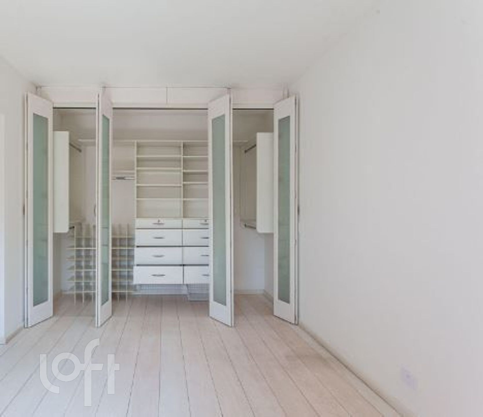 Apartamento à venda com 3 quartos, 276m² - Foto 3