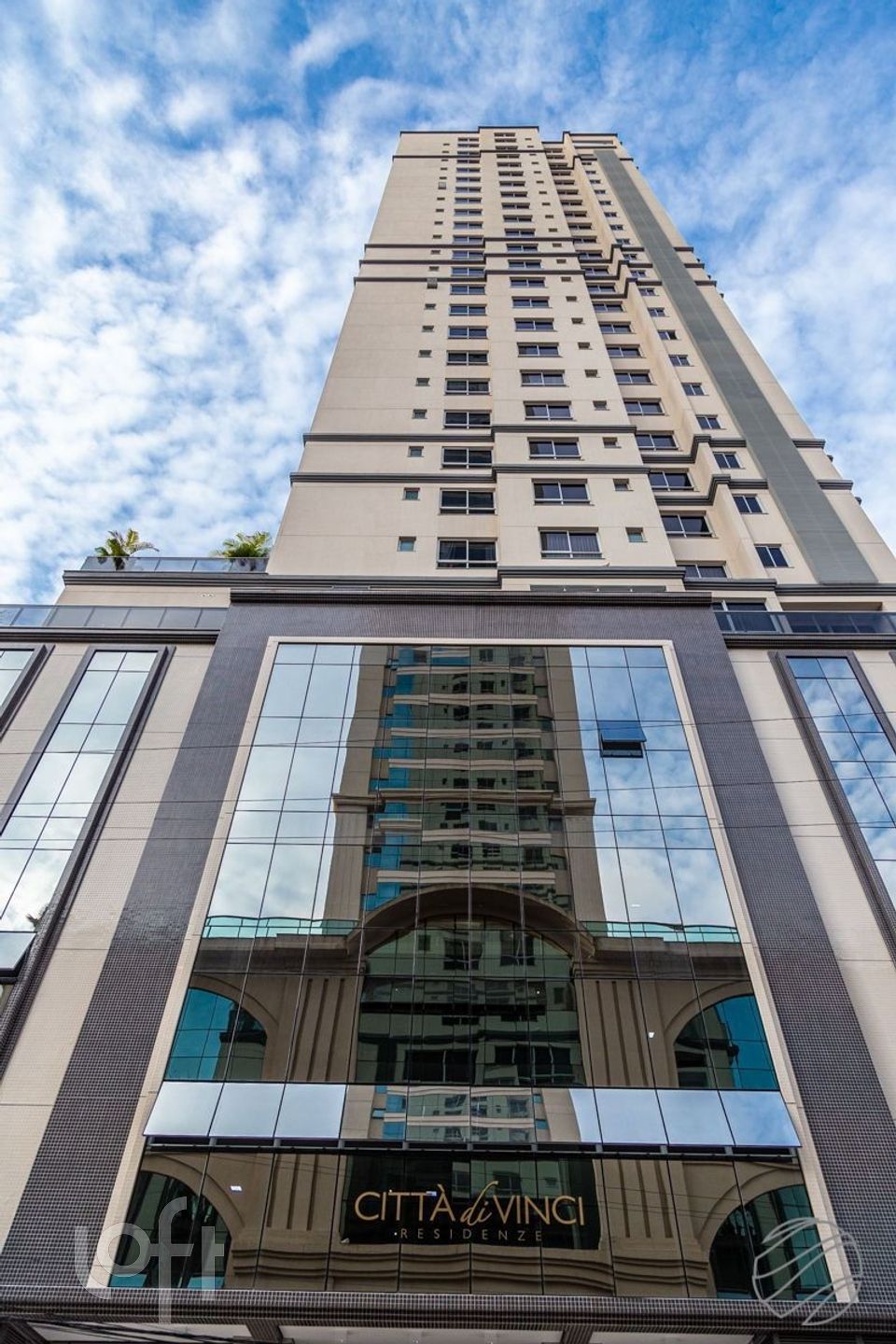 Apartamento à venda em Centro com 144 m², 4 quartos, 4 suítes, 3 vagas