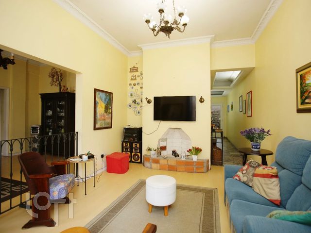 Apartamento com 137m², 4 dormitórios, Independência em Porto Alegre