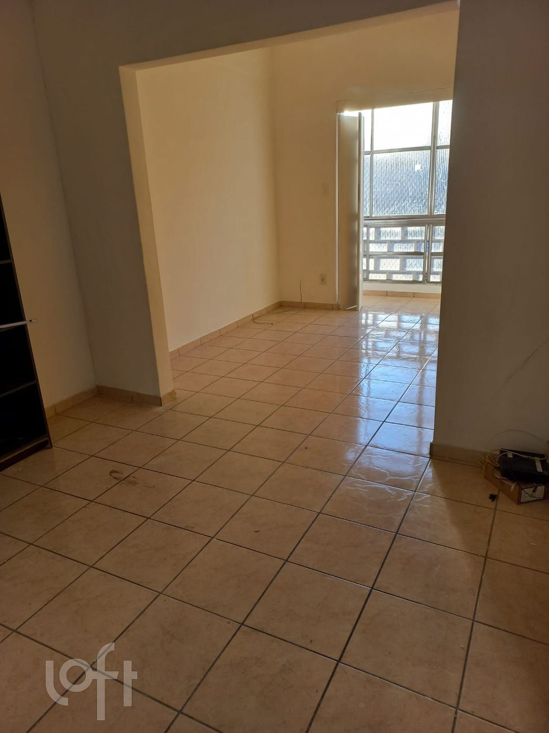 Apartamento à venda com 1 quarto, 42m² - Foto 2