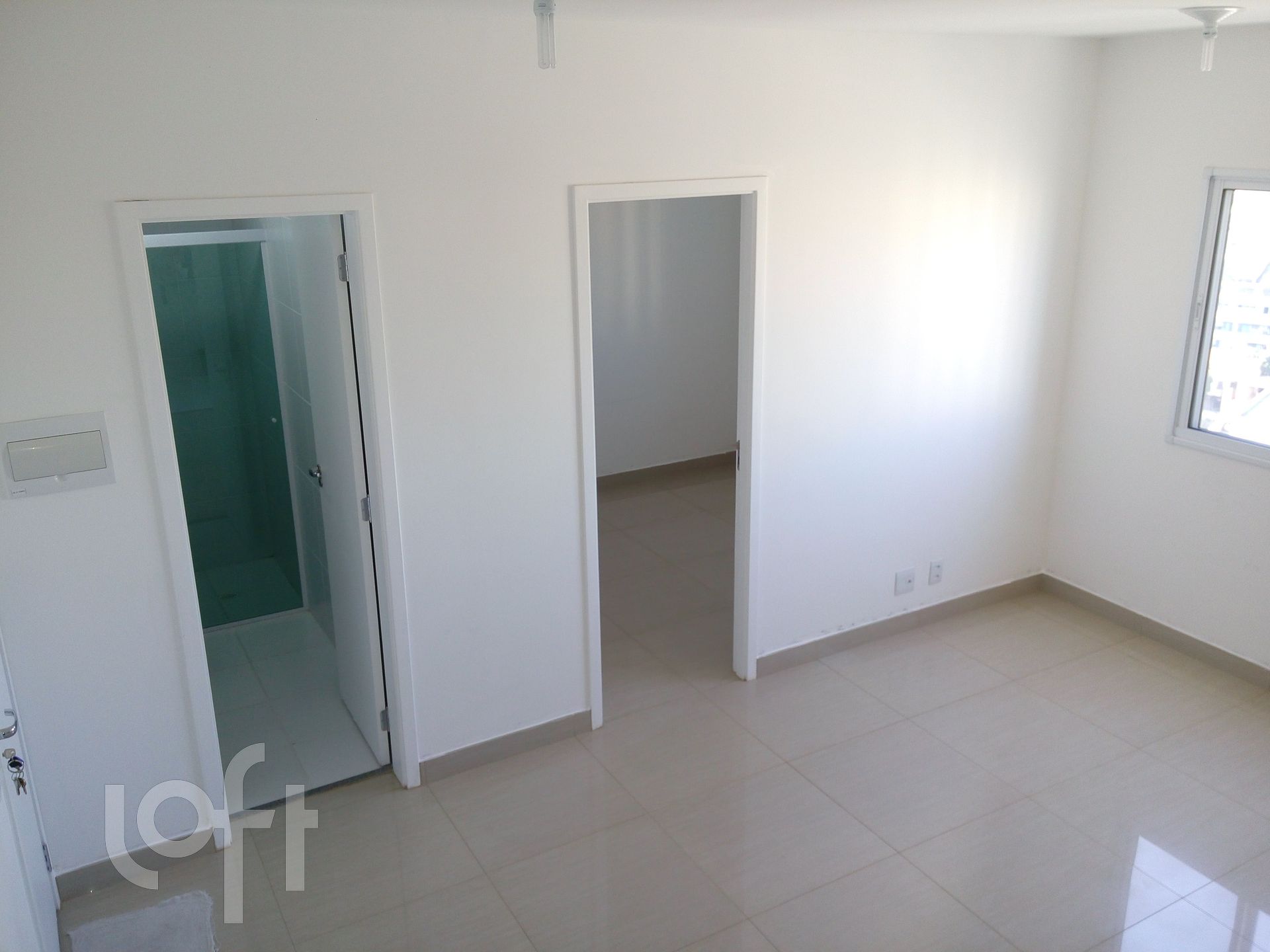 Apartamento à venda com 1 quarto, 33m² - Foto 1