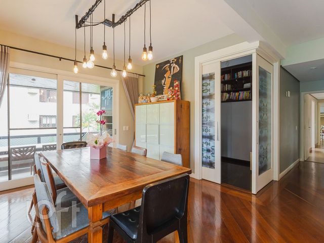 Apartamento com 189m², 3 dormitórios, 1 suíte, 3 vagas, Chácara das Pedras em Porto Alegre