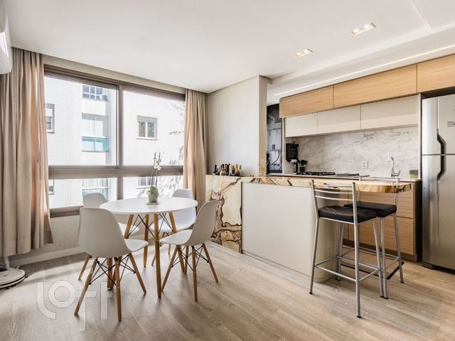 Apartamento com 102m², 2 dormitórios, 1 suíte, 1 vaga, Rio Branco em Porto Alegre