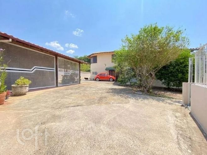 Casa à venda com 4 quartos, 250m² - Foto 6