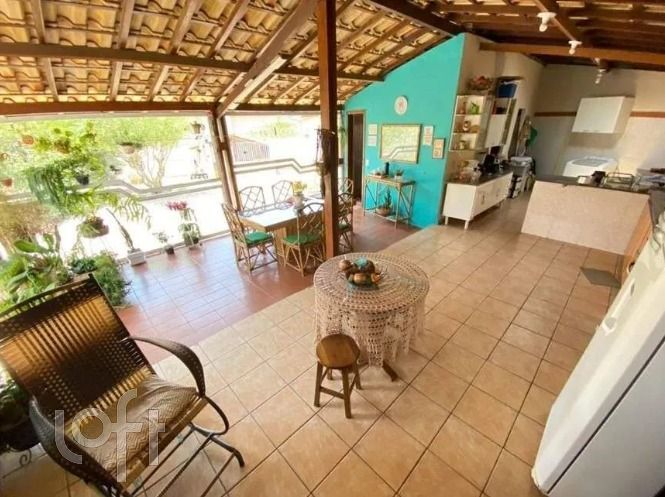 Casa à venda com 4 quartos, 250m² - Foto 16