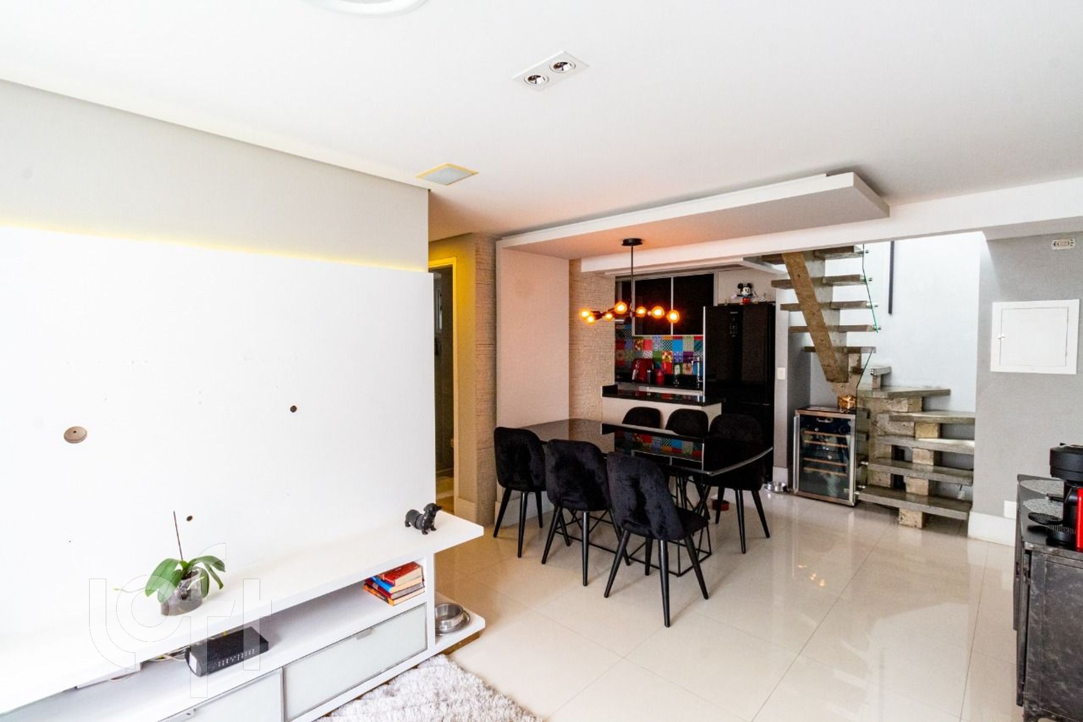 Apartamento à venda com 2 quartos, 135m² - Foto 1