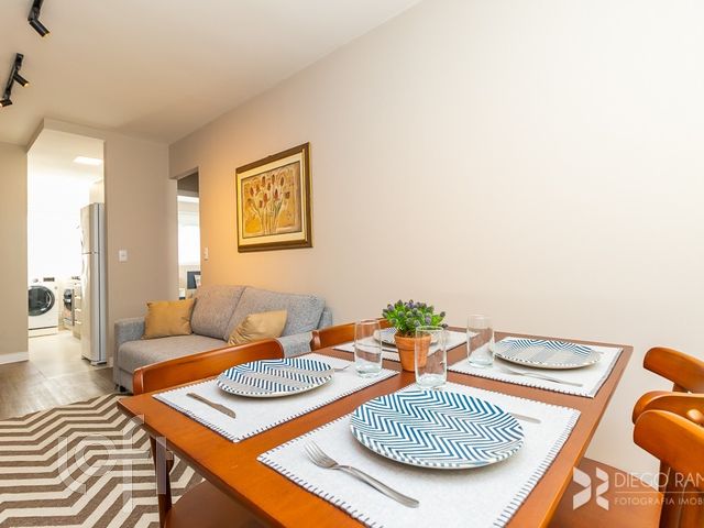 Apartamento com 51m², 2 dormitórios, 1 suíte, 1 vaga, Independência em Porto Alegre