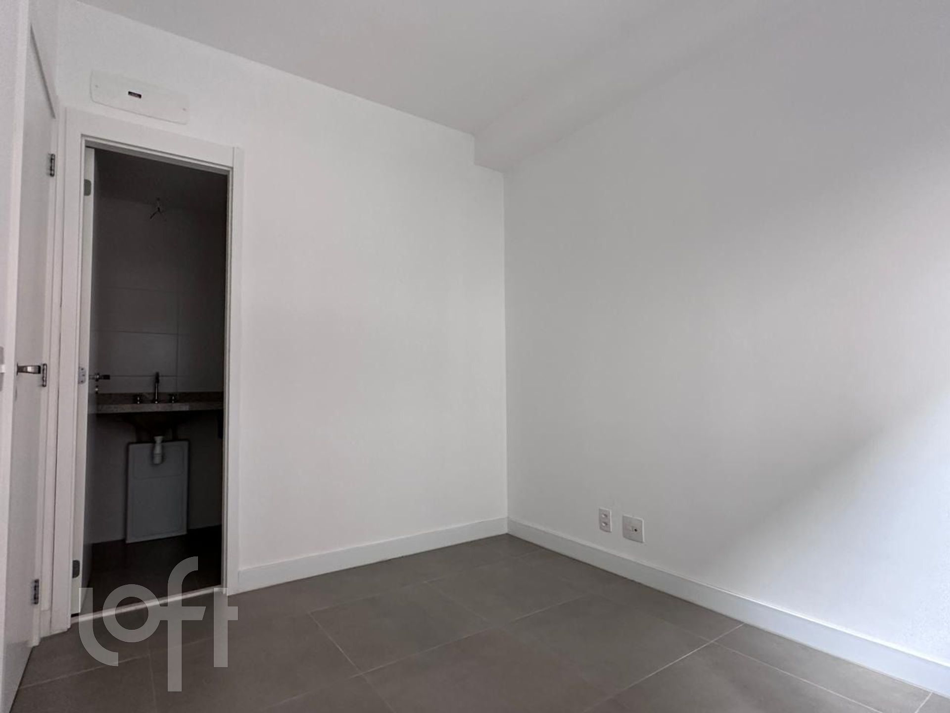 Apartamento à venda com 3 quartos, 162m² - Foto 17