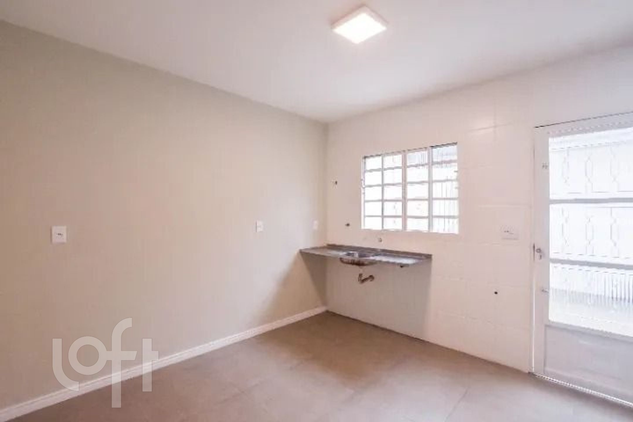 Casa à venda com 2 quartos, 100m² - Foto 5