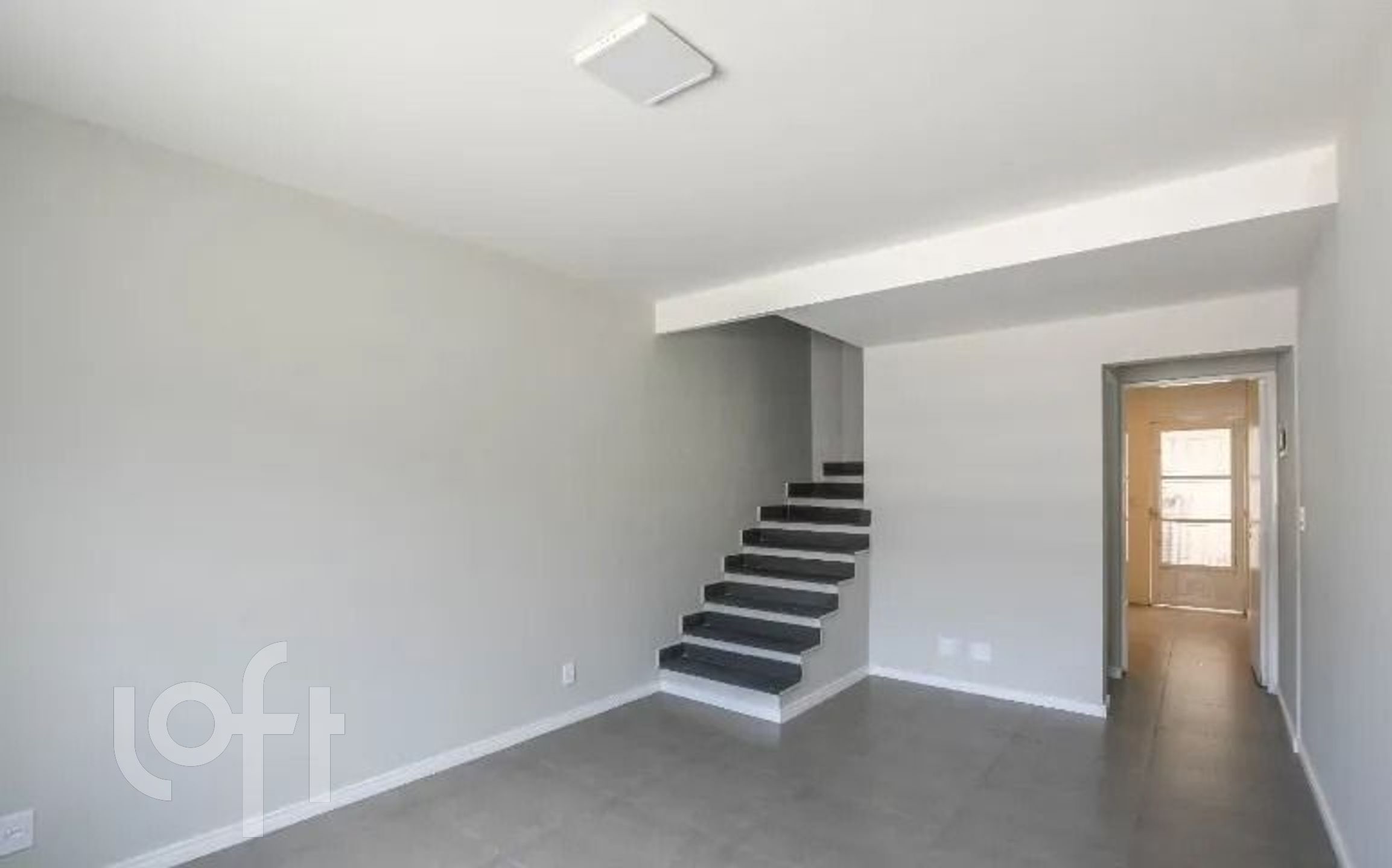 Casa à venda com 2 quartos, 100m² - Foto 2