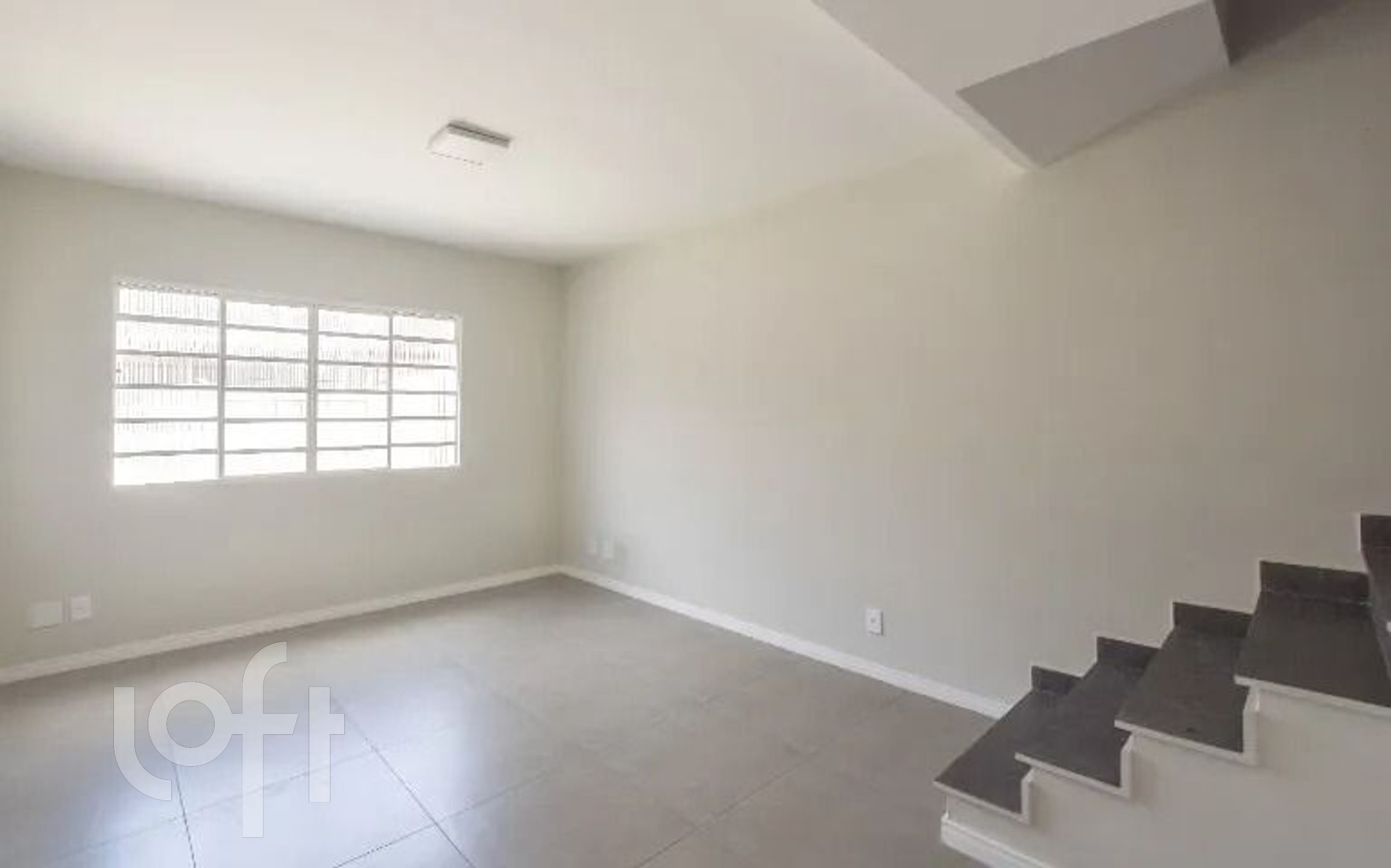 Casa à venda com 2 quartos, 100m² - Foto 1