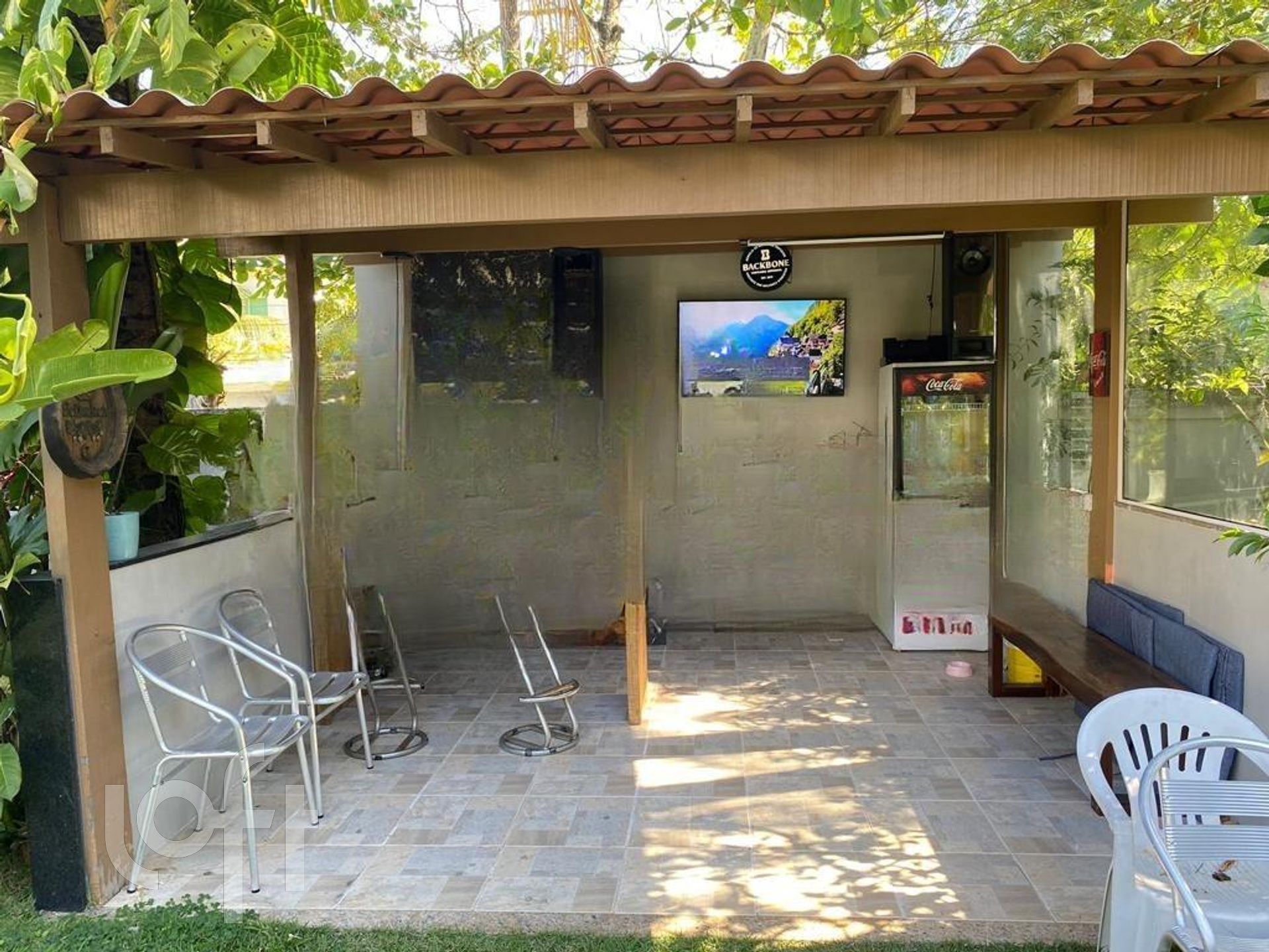 Casa à venda com 8 quartos, 1000m² - Foto 4