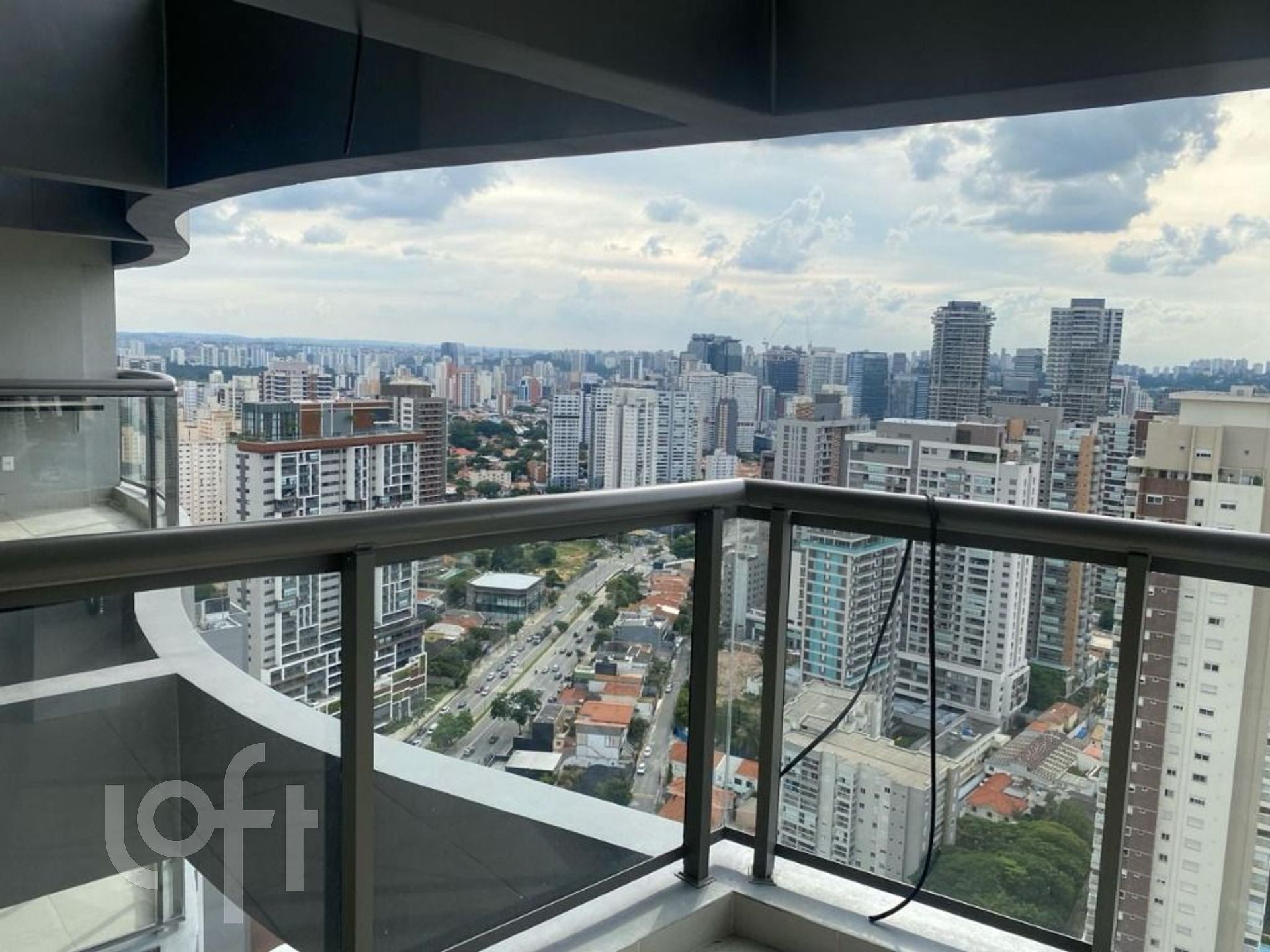 Apartamento à venda com 1 quarto, 50m² - Foto 1