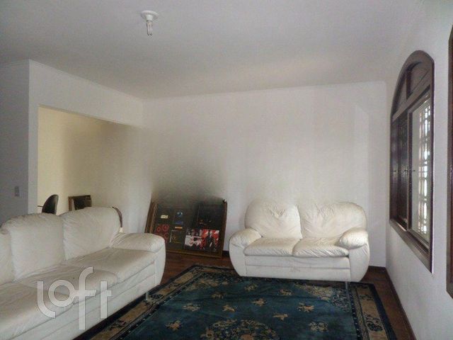 Casa com 238m², 3 dormitórios, 1 suíte, 4 vagas, Chácara das Pedras em Porto Alegre