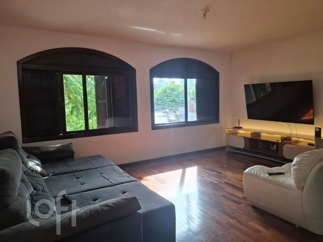 Casa com 238m², 3 dormitórios, 1 suíte, 4 vagas, Chácara das Pedras em Porto Alegre