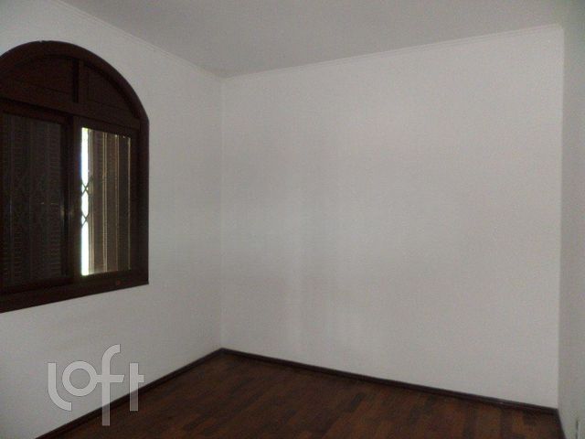 Casa com 238m², 3 dormitórios, 1 suíte, 4 vagas, Chácara das Pedras em Porto Alegre