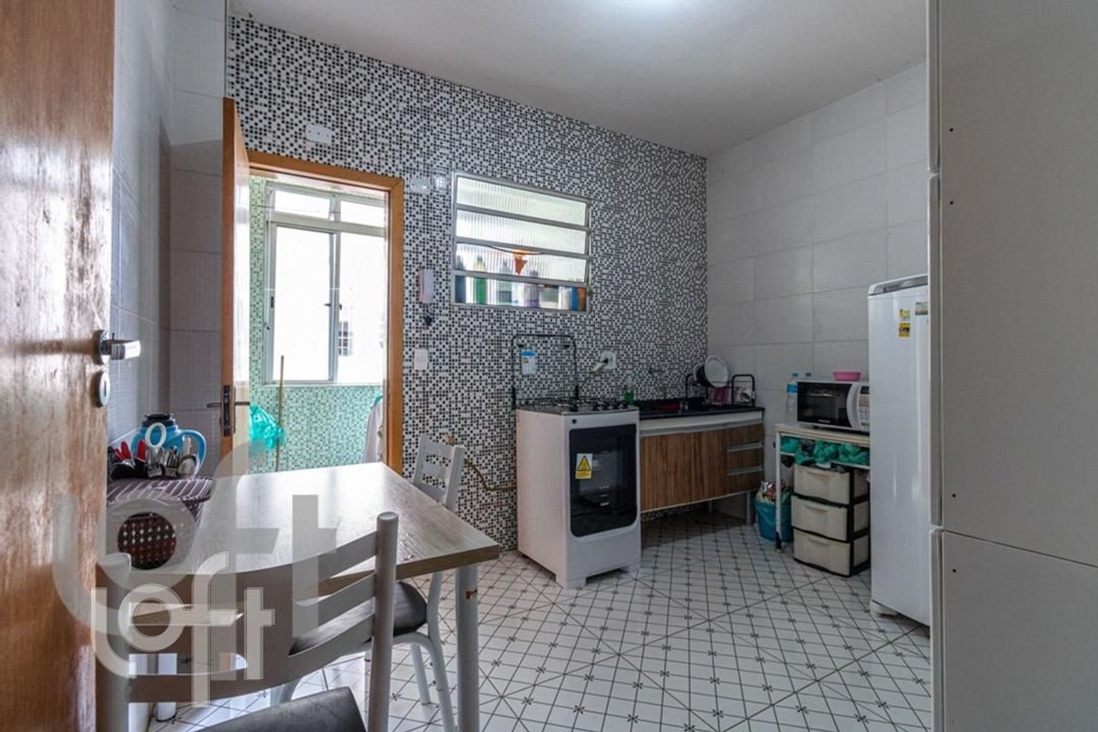 Apartamento à venda com 2 quartos, 78m² - Foto 17