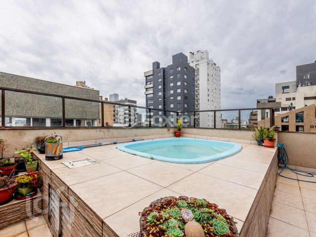 Apartamento com 229m², 3 dormitórios, 1 suíte, 2 vagas, Petrópolis em Porto Alegre