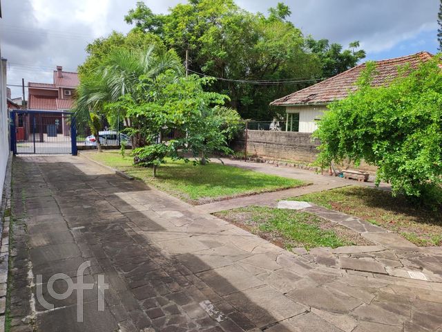 Casa com 100m², 2 dormitórios, 2 vagas, Vila Ipiranga em Porto Alegre