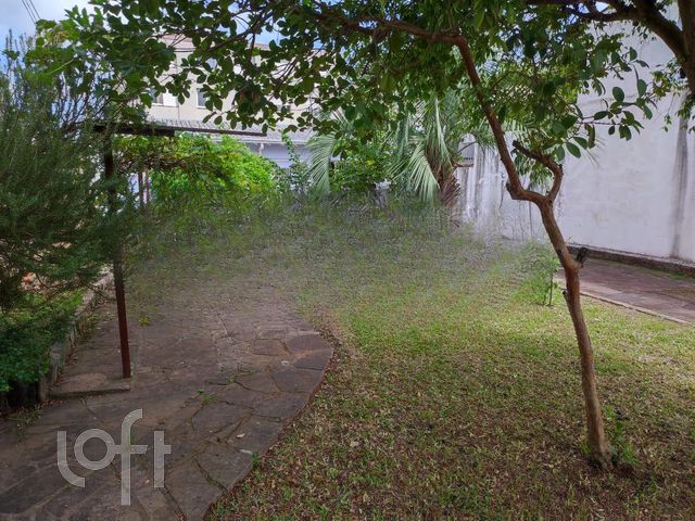 Casa com 100m², 2 dormitórios, 2 vagas, Vila Ipiranga em Porto Alegre