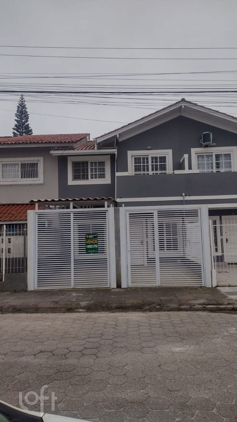 Casa Residencial com 100m², 2 quartos, 1 suíte, no bairro Canasvieiras em Florianópolis