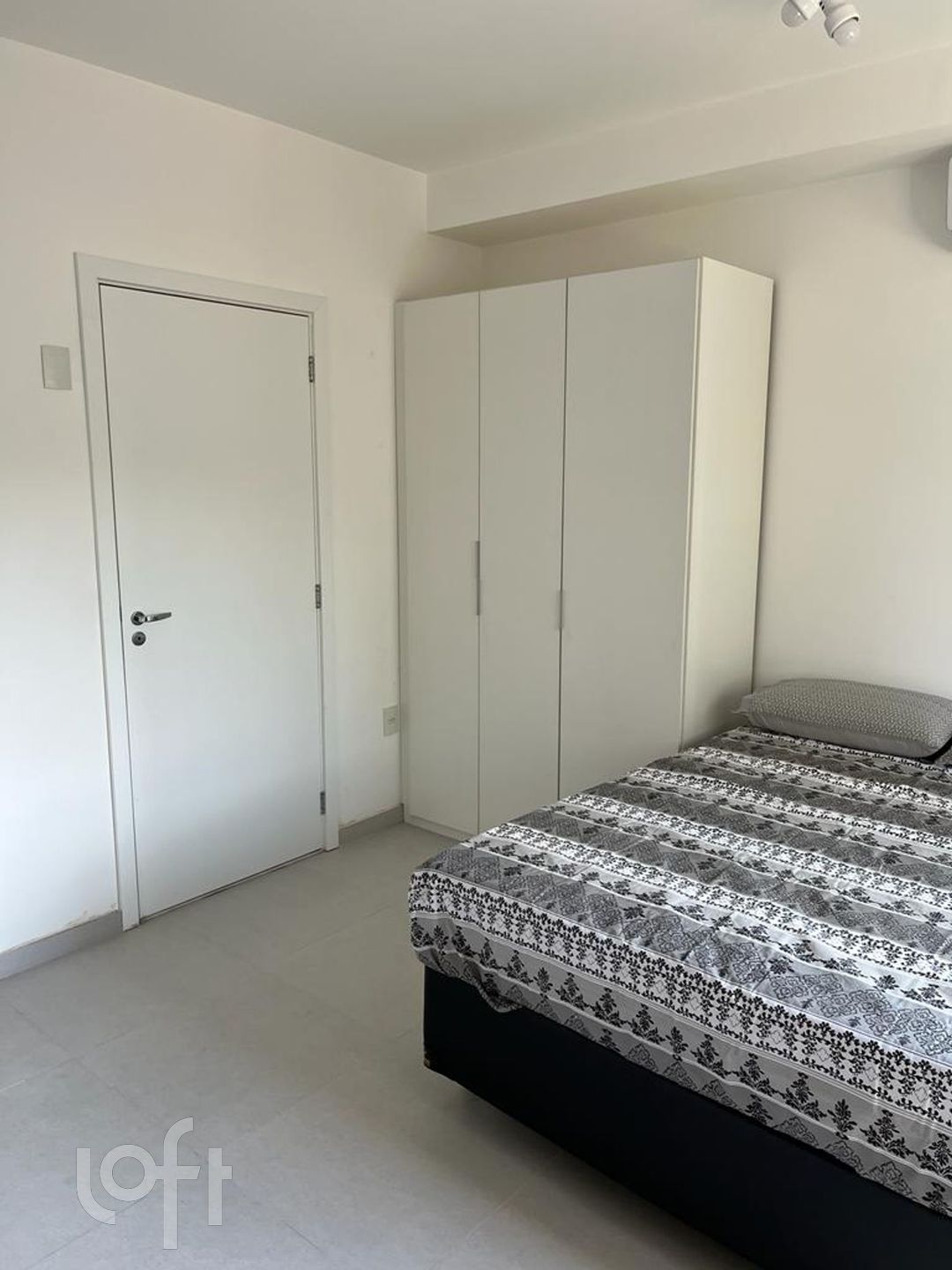 Apartamento à venda com 1 quarto, 26m² - Foto 2