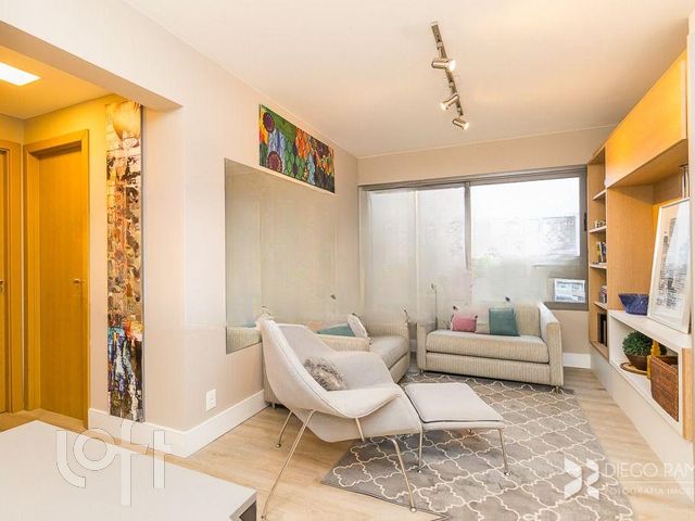 Apartamento com 60m², 2 dormitórios, 1 suíte, 1 vaga, Santana em Porto Alegre