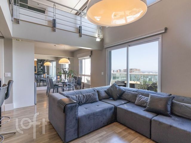 Apartamento com 150m², 1 dormitório, 1 suíte, 2 vagas, Três Figueiras em Porto Alegre