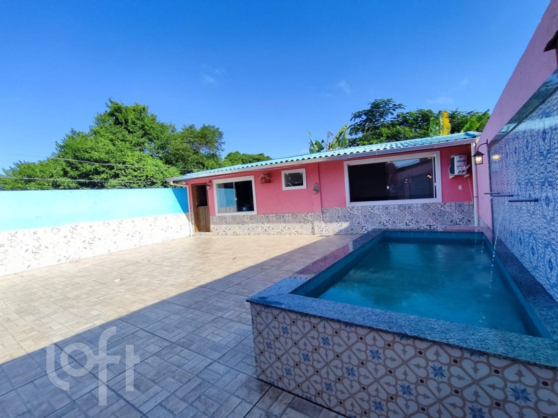 Casa à venda em São João do Rio Vermelho com 170 m², 5 quartos, 3 vagas