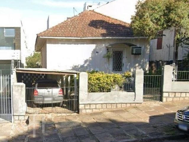 Casa com 300m², 2 dormitórios, Vila Ipiranga em Porto Alegre
