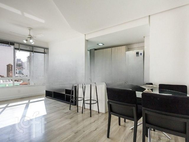 Apartamento com 43m², 1 dormitório, 1 vaga, Santa Cecília em Porto Alegre