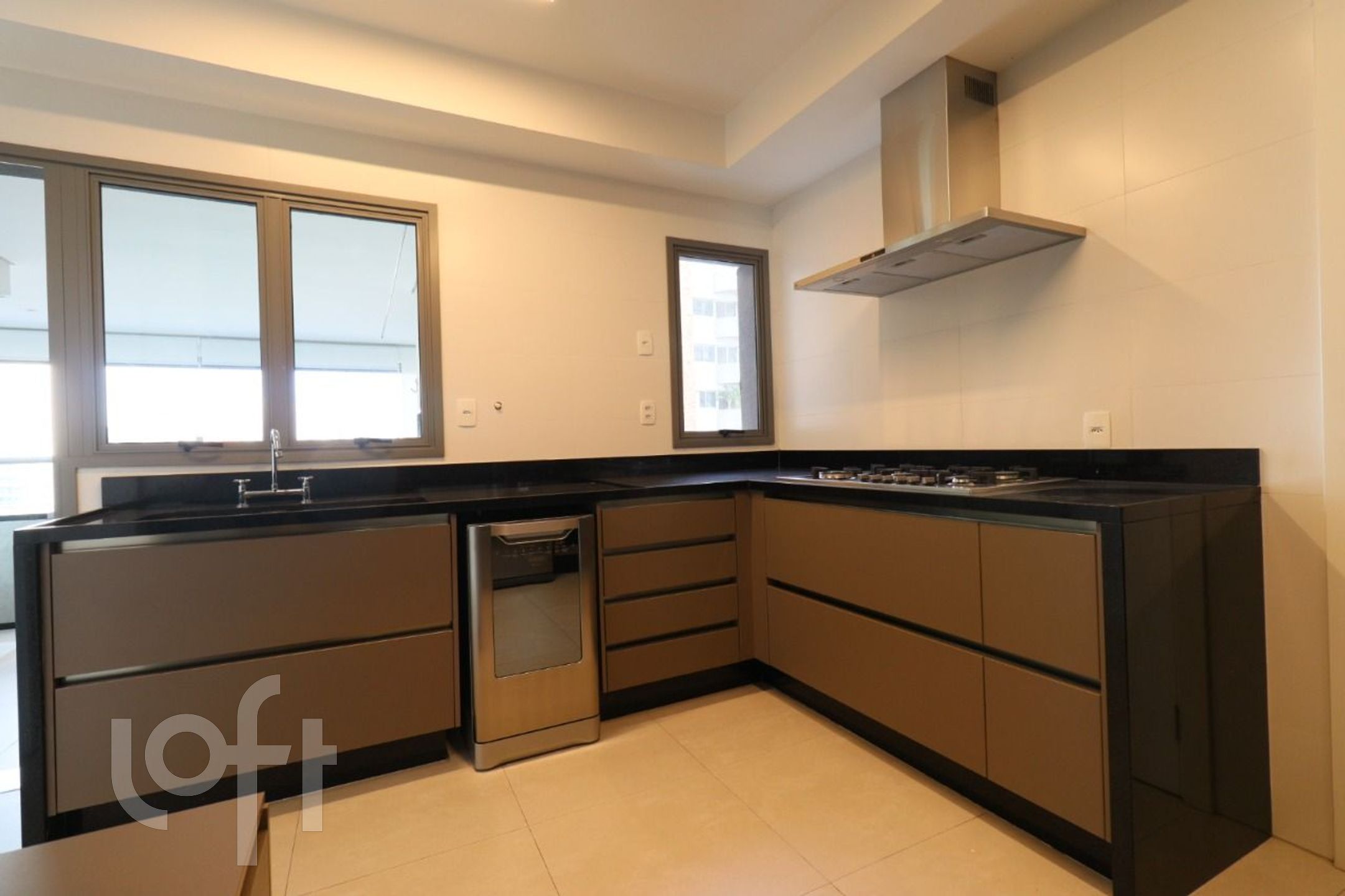 Apartamento à venda com 3 quartos, 193m² - Foto 23